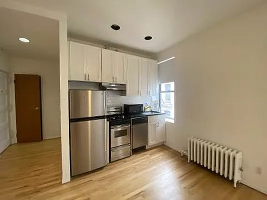 Rented by Bond New York | media 7