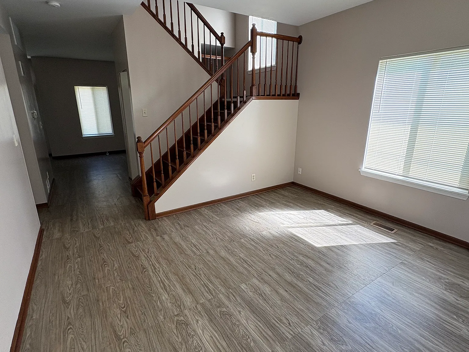 3 bed, 2.5 bath, 1398 sqft, $3,000 — Photo 1