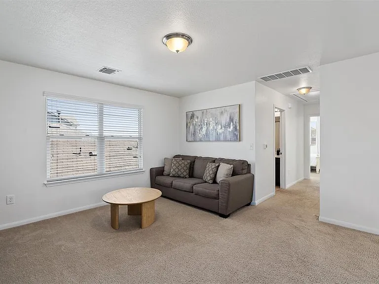 10308 Hatton Ln — Photo 17