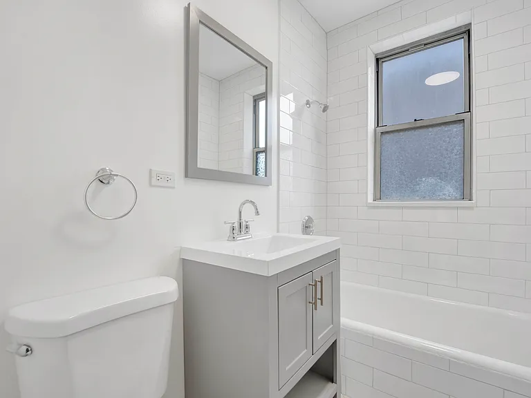 4742 W Roscoe St #2 — Photo 12