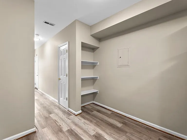 566 Newcomb St SE #3 — Photo 6