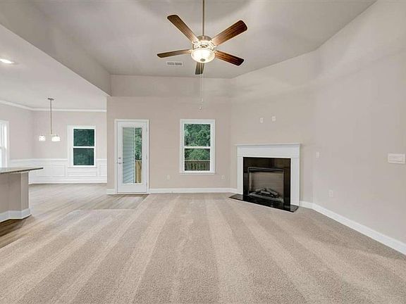 4th image of 216 Rhett Dr