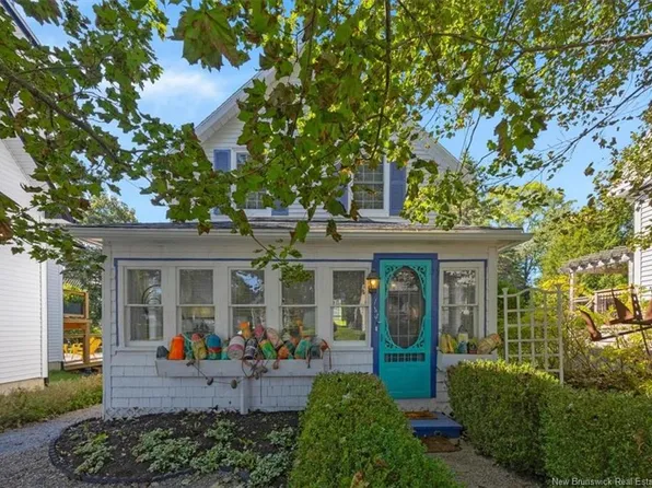 144 Frederick St, Saint Andrews, NB E5B 1Z6