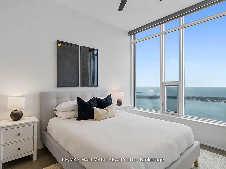 10 York St #6805 — Photo 35