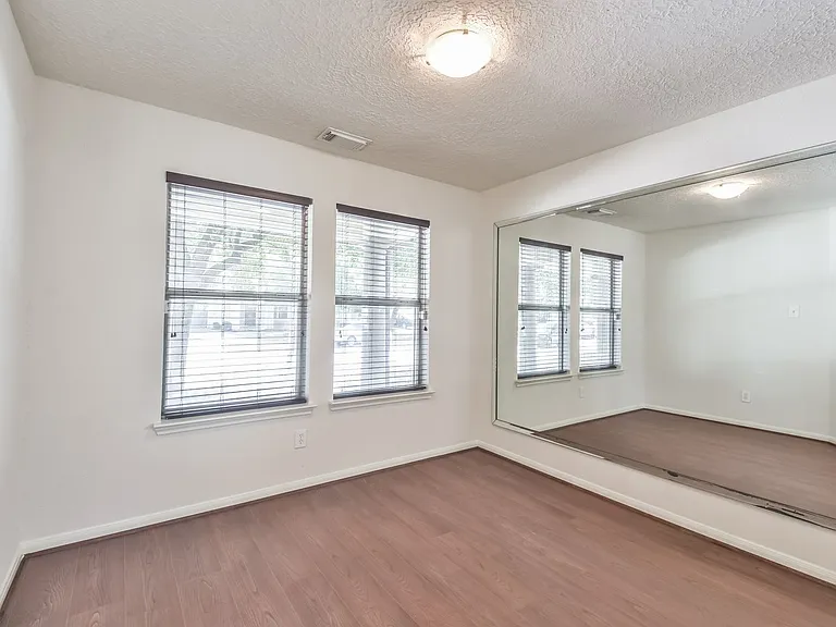 29315 Hickory Terrace Dr — Photo 11