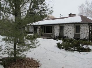 5669 Vineyard Rd, Fitchburg, WI 53575