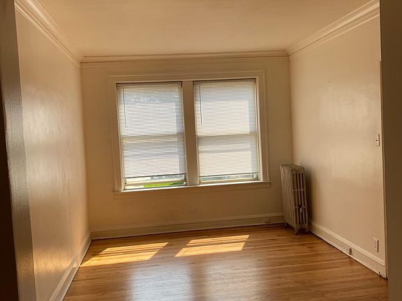 2nd image of 3048 N Laramie Ave APT 1B