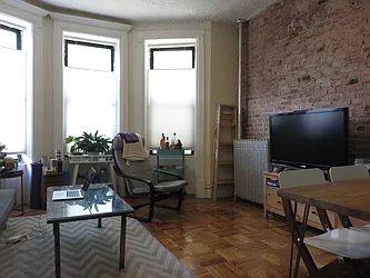 Rented by Rennit Inc.