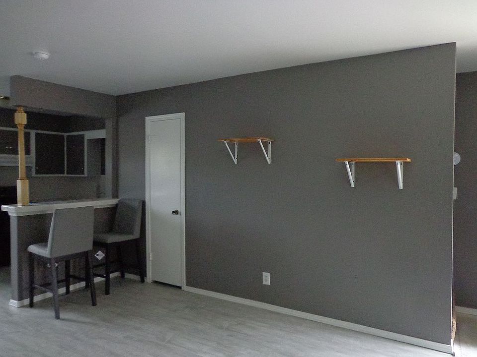 Great Tenant Already In!
