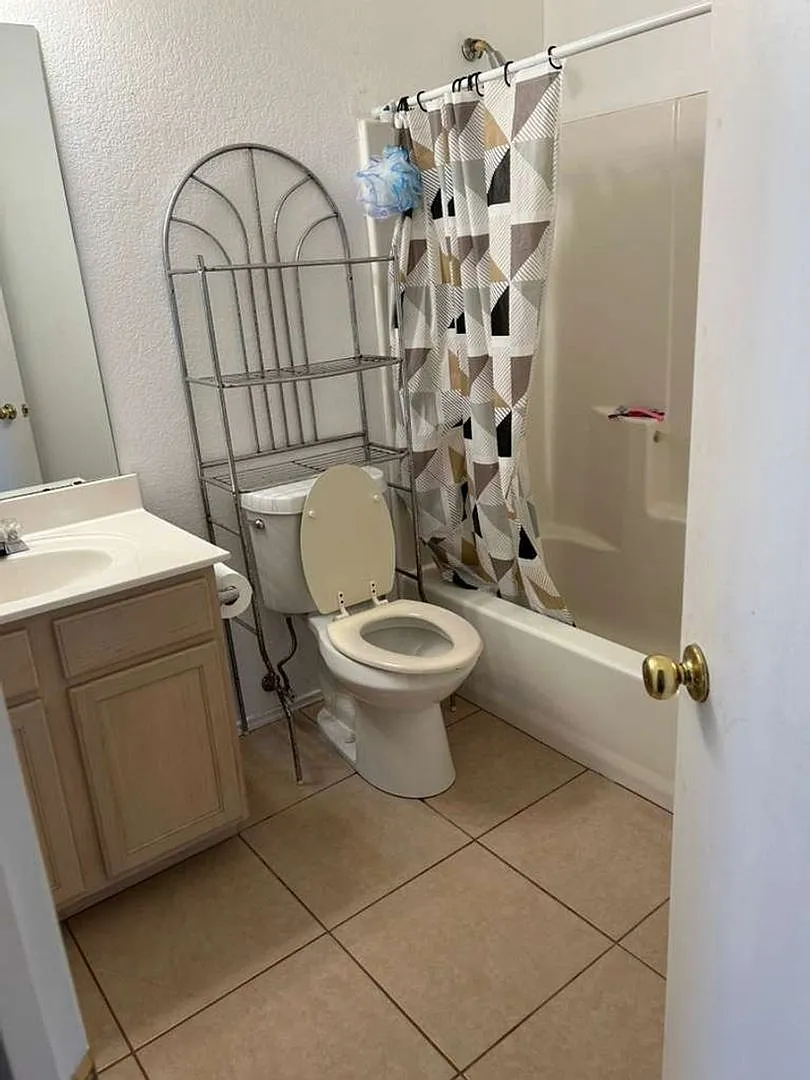 Spacious 4BR House in Arlington — Photo 4