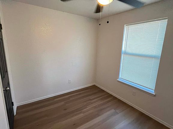5th image of 1328 NE 5th St