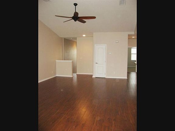 3rd image of 1035 Venetian Dr