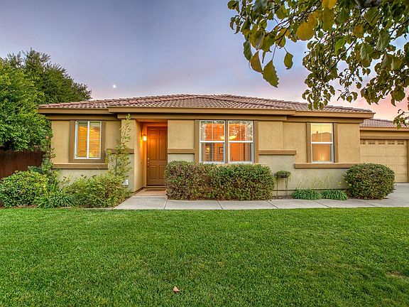 3rd image of 31 Sheen Ct