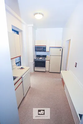 Rented by Jonis Realty | media 10