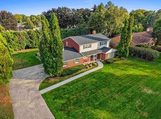 907 Ernst Dr, Green Bay, WI 54304