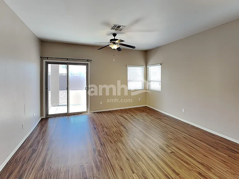 17321 W Tara Ln — Photo 7