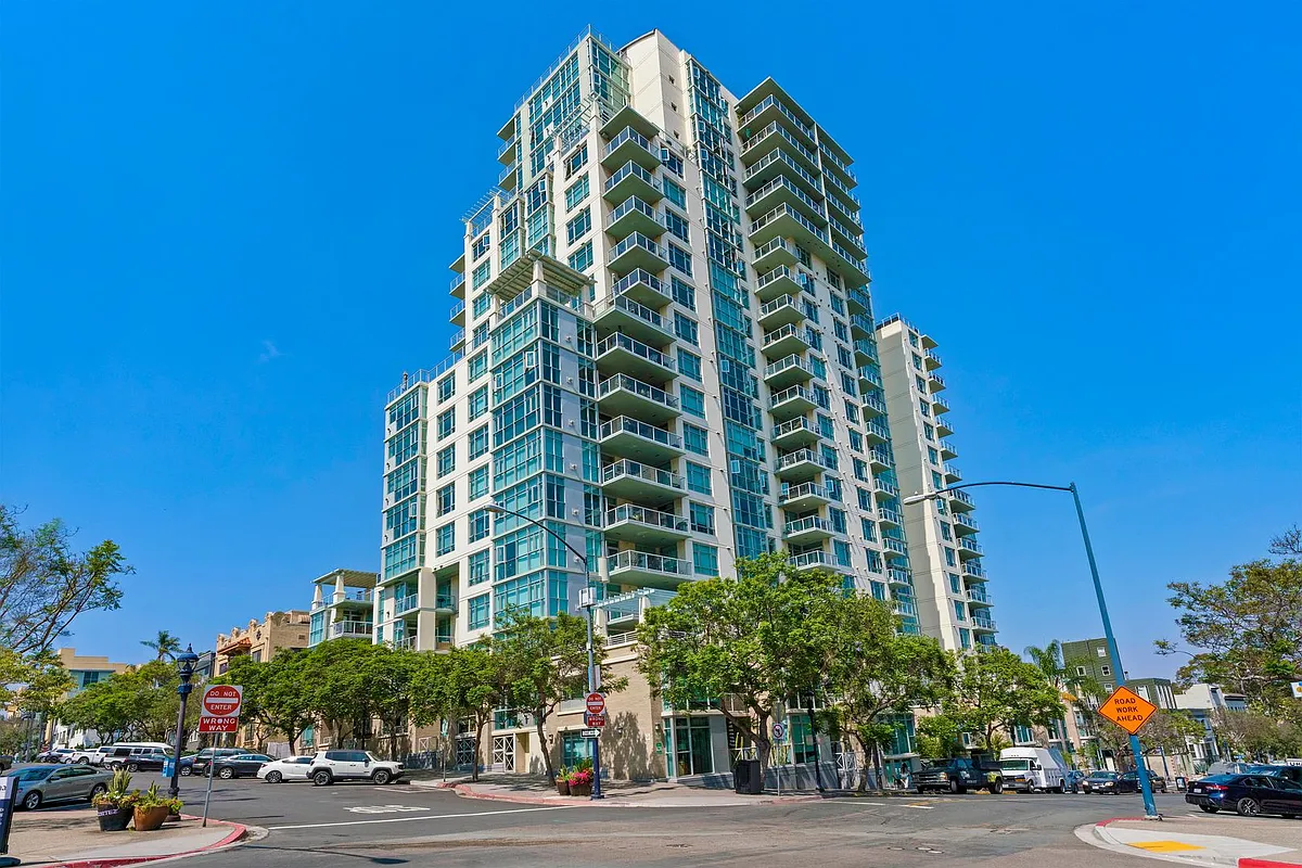 Building Photo - 850 Beech St #416-416R