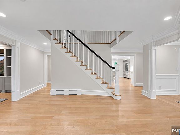 4th image of 72 Adams Drive