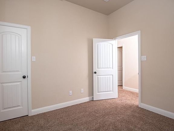 3rd image of 8305 Meadow Sweet Ln