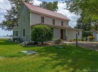272 Henrys Creek Ln, Kilmarnock, VA 22482