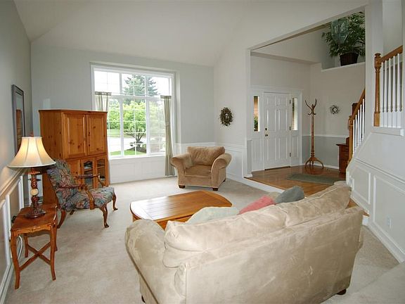 Spacious living room