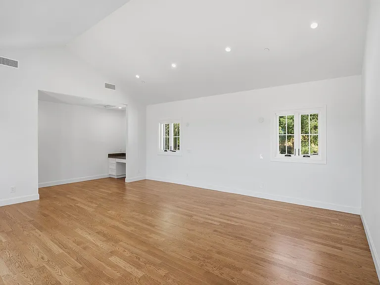 16010 Carey Ln — Photo 20