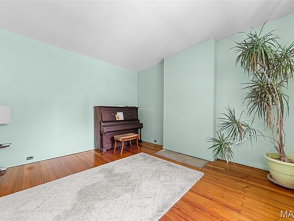 4th image of 4521 Arco Ave