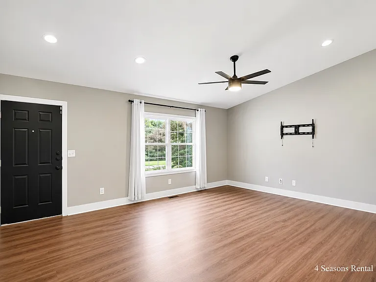 9575 Deer Track Rd — Photo 3
