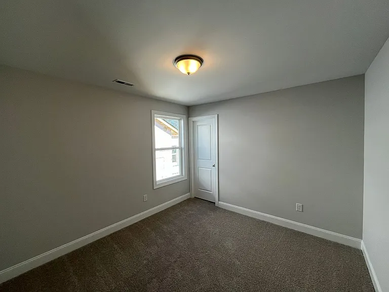 816 Challenger Ln — Photo 31
