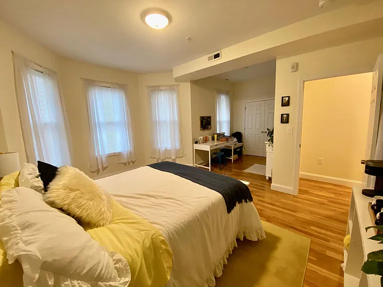 3235 Washington St #2 — Photo 10