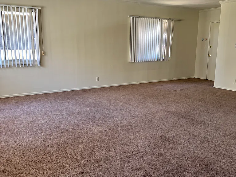 547 Landfair Ave #547 — Photo 3