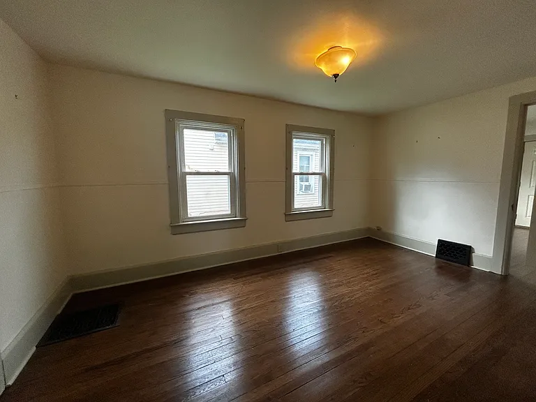 1405 Park Ave — Photo 6