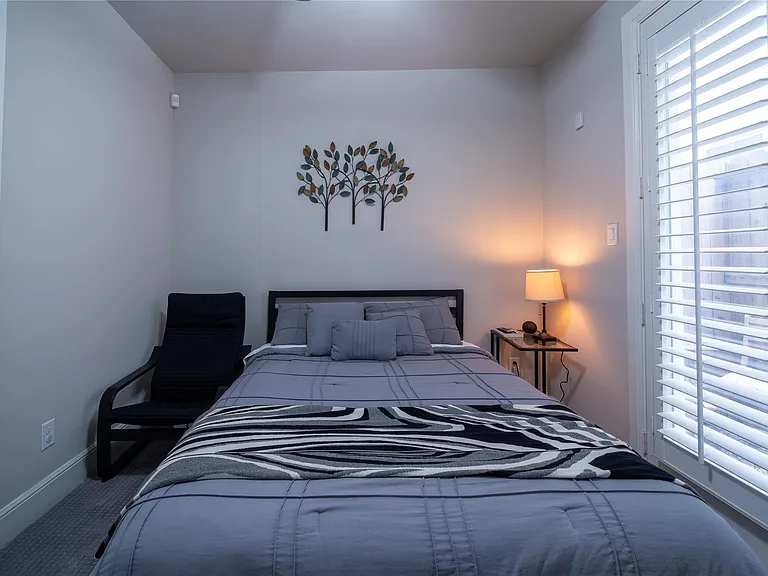 4008 Barnes St — Photo 41