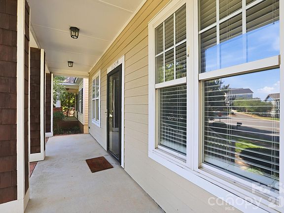 4th image of 11209 Blue Cedar Ln