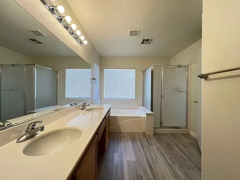 8480 Garnet Peak Ct — Photo 16