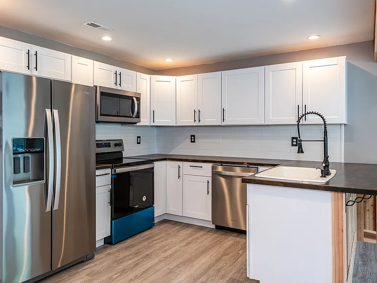 2821 Blackhawk Rd — Photo 8
