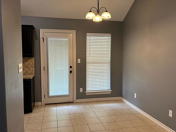 5th image of 6515 Westwood Village Dr