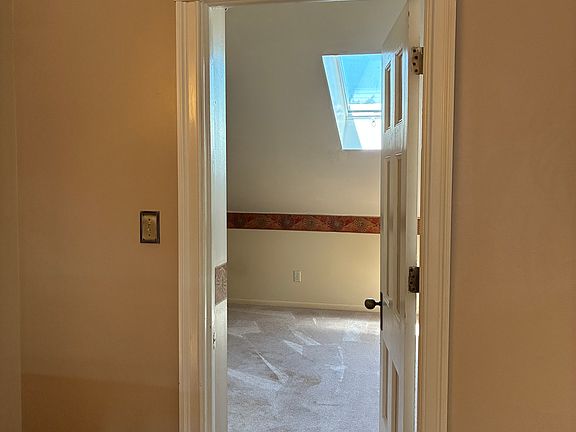 5th image of 1321 Wood Ave APT 8