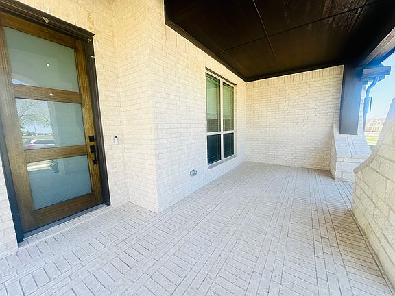3rd image of 7408 Cherry Blossom Ln