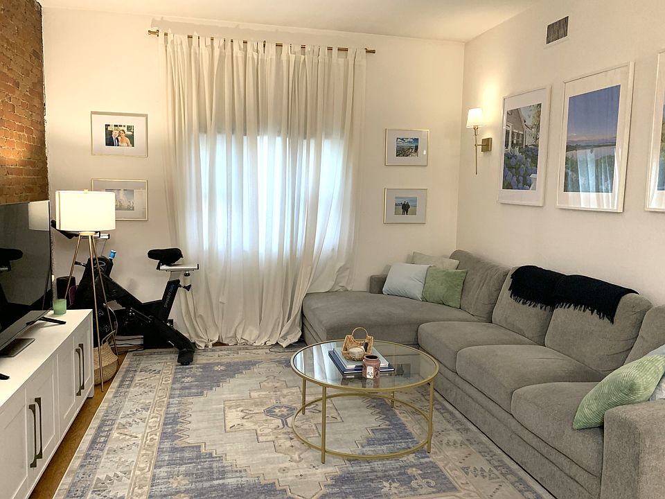 1st image of 154 F St APT 1