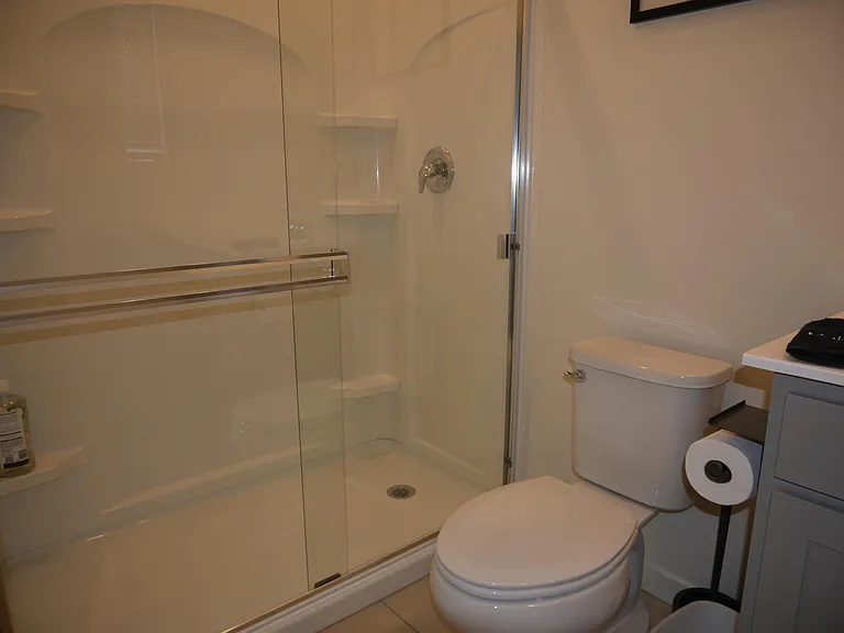 2224 W Harmont Dr — Photo 8