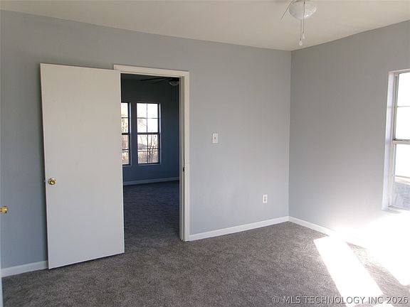 4th image of 1809 Callahan St