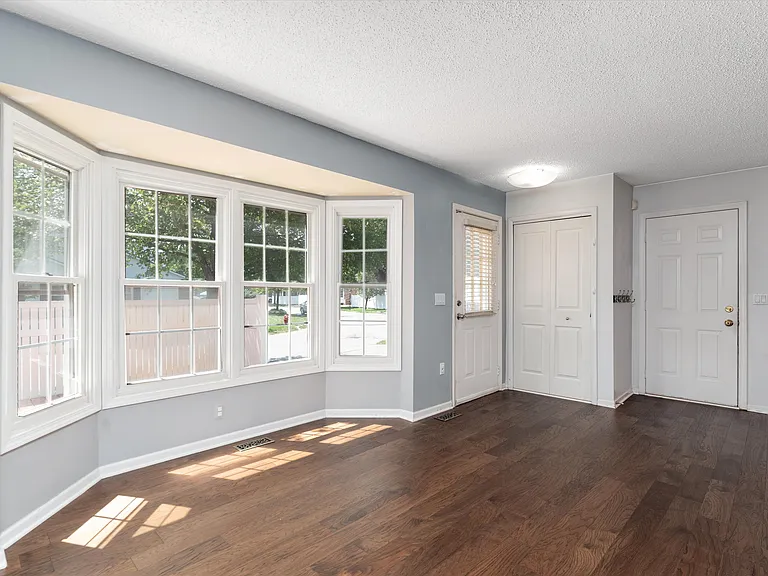 42253 Old Pond Cir — Photo 2