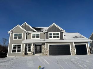 935 Kohlwey Dr, Grafton, WI 53024