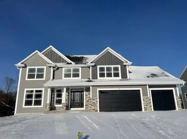 935 Kohlwey DRIVE, Grafton, WI 53024