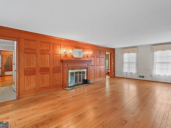 2nd image of 108 Dumbarton Dr