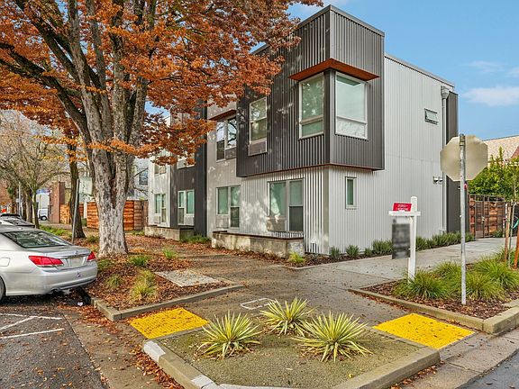 2nd image of 230 13th St #102
