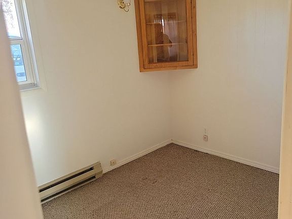 4th image of 518 2nd Ave E #1/2