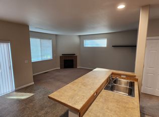 2550 SW Cascade Mountain Ln, Redmond, OR 97756