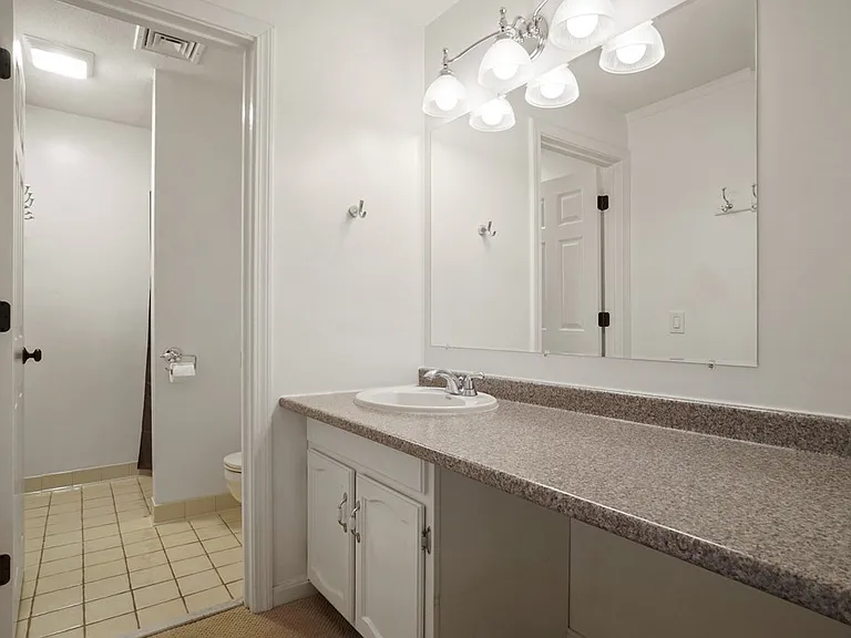 24 South St #22 — Photo 11